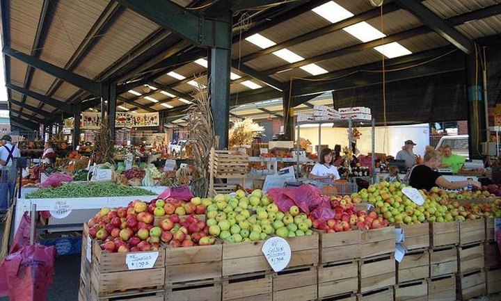 Everyone In West Virginia Must Visit This Epic Farmers Market At Least Once