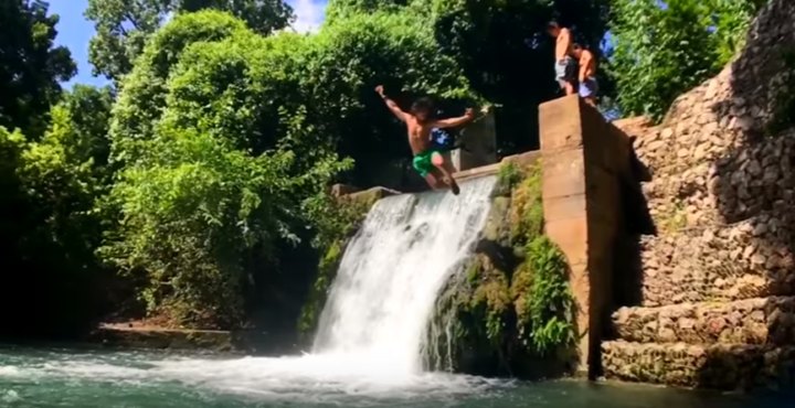 There's An Epic Waterfall Hiding In This Texas River And You Have To Visit This Summer