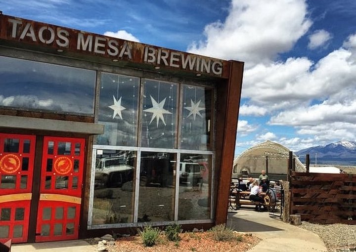 These 12 New Mexico Breweries Have Food To Die For And You Need To Try Them