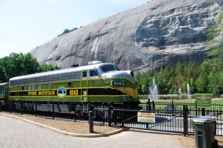 You’ll Absolutely Love A Ride On Georgia’s Majestic Mountain Train This Summer