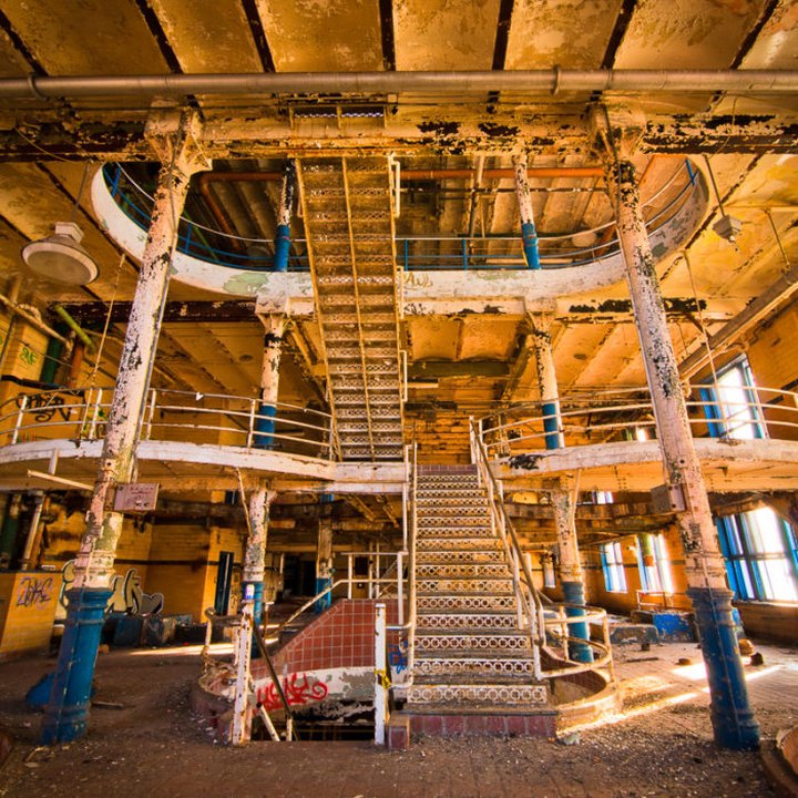 13 Staggering Photos Of An Abandoned American Brewing Company