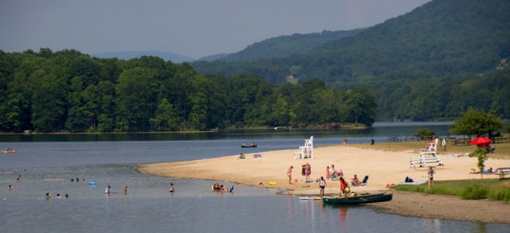 The Underrated Lake Near Washington DC That's Perfect For A Summer Day