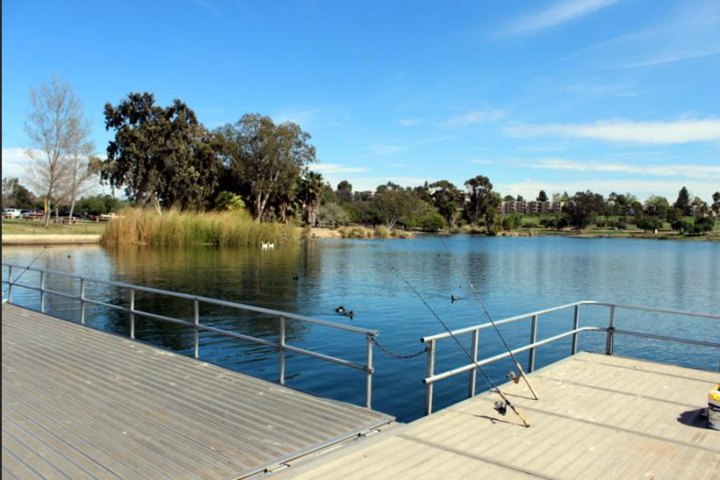 The Magical Lake In Southern California That Is A Picture-Perfect Outdoor Oasis