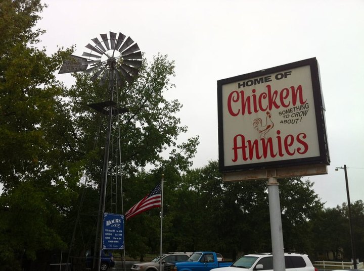 Why People Go Crazy For This Fried Chicken In Small Town Kansas