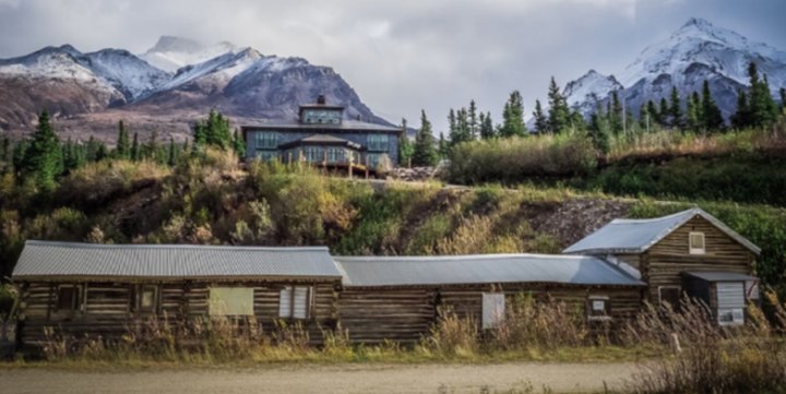 The Gorgeous Wilderness Lodge In Alaska Where The Buffalo Roam