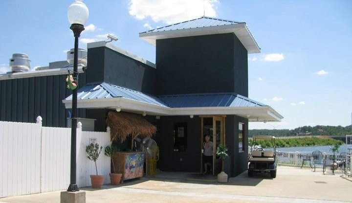 The Tropical Themed Restaurant In Oklahoma You Must Visit Before Summer's Over