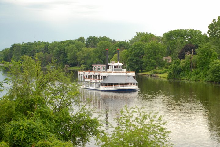 The Riverboat Cruise In Michigan You Never Knew Existed