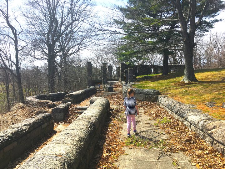 The Awesome Hike In Massachusetts That Will Take You Straight To An Abandoned Castle