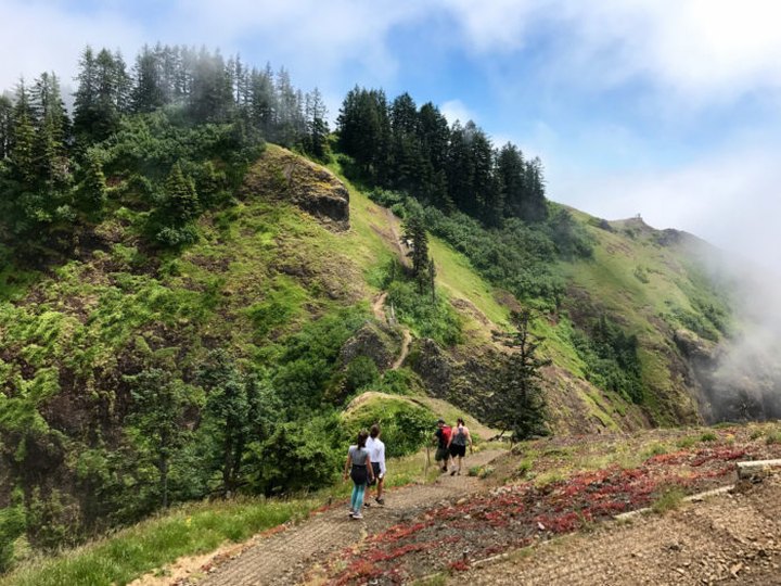 The Amazing Oregon Hike That Will Make You Feel Like You're On Top Of The World