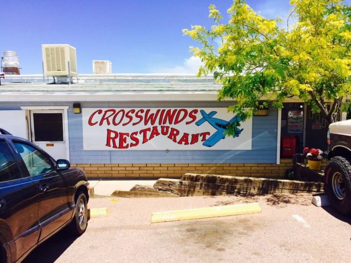 You Can Watch Planes Land At This Underrated Restaurant In Arizona