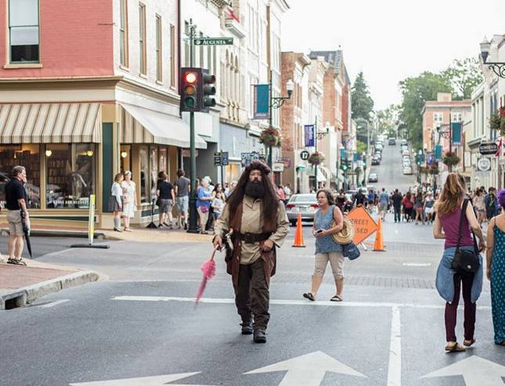 The Small Virginia Town That Turns Into A Harry Potter Wonderland Once A Year