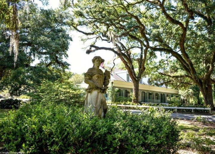 7 Of The Most Notorious Ghosts In Louisiana And Where To Find Them