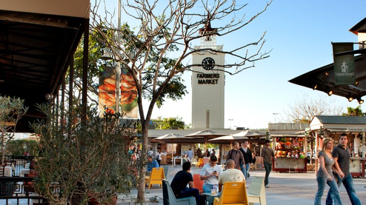 Everyone In Southern California Must Visit This Epic Farmers Market At Least Once