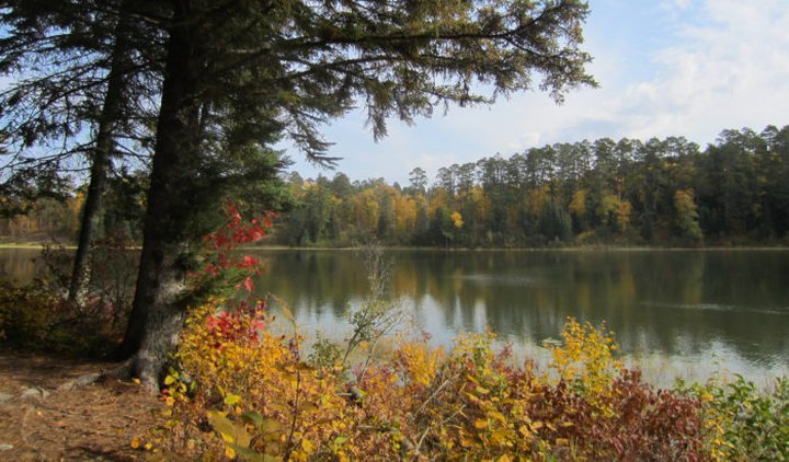 The One Hikeable Lake In Minnesota That's Simply Breathtaking In The Fall