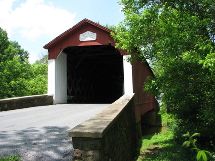 The Story Of This Haunted Bridge In Pennsylvania Will Creep You Out