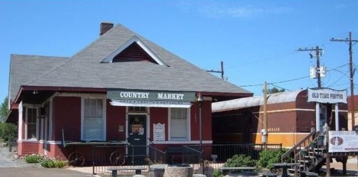 Most People Don't Know This Charming Country Market In Louisiana Exists