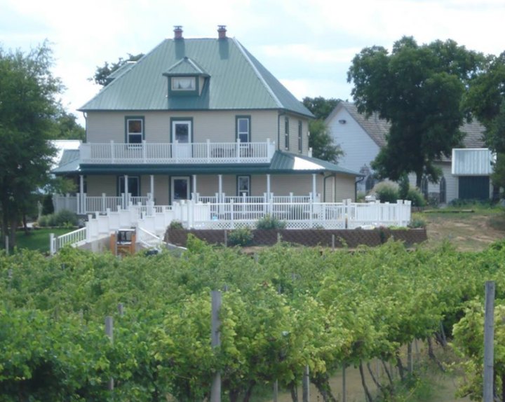 This Perfect Oklahoma Vineyard Has Amazing Wine And Even Lets You Spend The Night