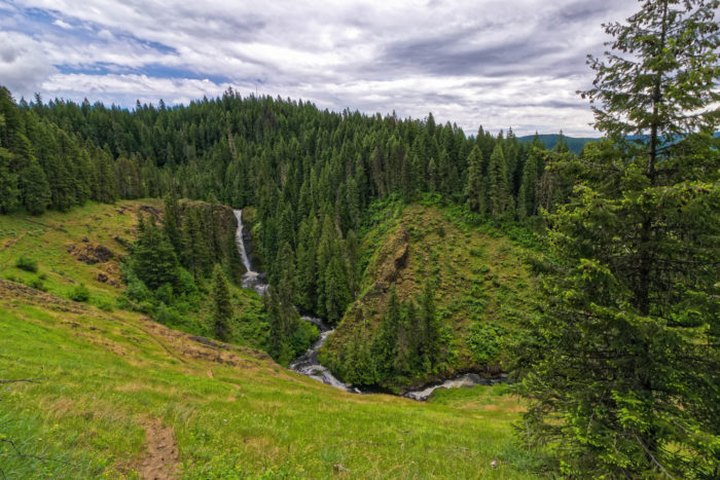 This Simple Hike Leads You To One Of The Tallest And Most Spellbinding Waterfalls In Idaho