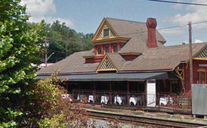 The Train-Themed Restaurant In Maryland That Will Make You Feel Like A Kid Again