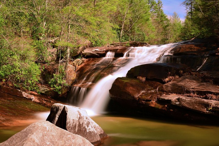 The Absurdly Beautiful Hike In North Carolina That Will Make You Feel At One With Nature