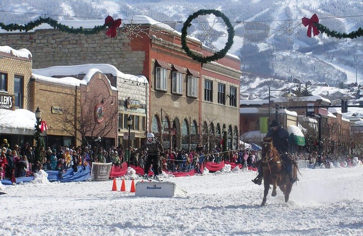 One Of The Coziest Mountain Towns In America Is Hiding Out Right Here In Colorado
