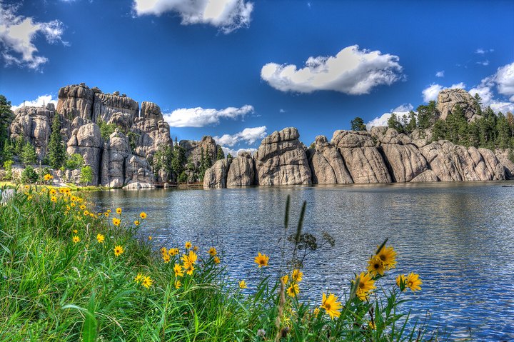 9 Reasons You'll Fall In Love With South Dakota's State Parks Over And Over Again