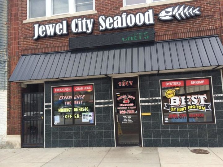 The Unassuming West Virginia Restaurant That Serves The Best Seafood You've Ever Tried