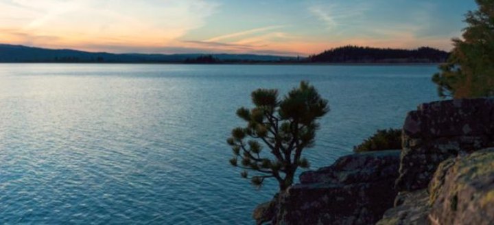 This Stunning Lake Is The Hidden U.S. Wonder You Didn't Know You Needed In Your Life