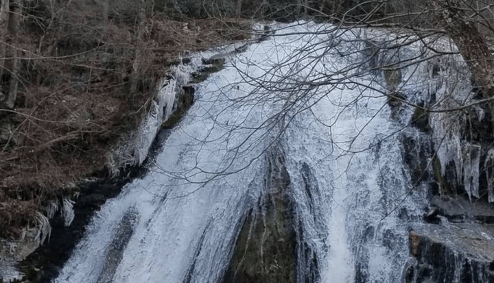 This Winter Waterfall Hike Will Make You Feel Like You've Left Virginia And Landed In Narnia