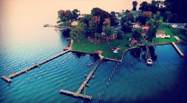 This Secluded Waterfront Restaurant In Maryland Is One Of The Most Magical Places You’ll Ever Eat