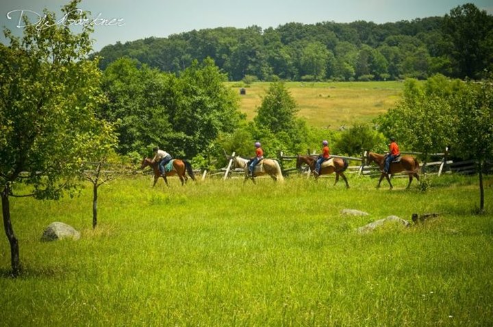 This Horseback Tour Through The Pennsylvania Countryside Will Enchant You In The Best Way