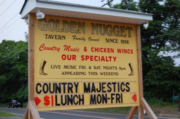 The Unassuming Restaurant Near Philadelphia That Serves The Best Wings You'll Ever Taste