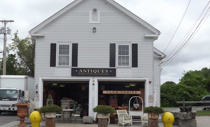 The Tiny Town In Rhode Island That’s Absolute Heaven If You Love Antiquing