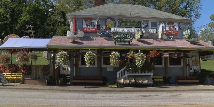 The 8 Wackiest Restaurants In Cincinnati Where Dining Is A Blast