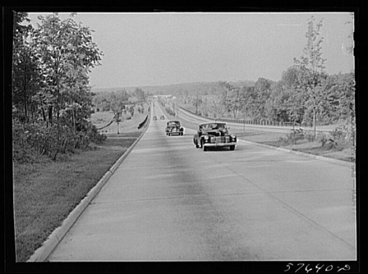 11 Rare Photos Taken During The Merritt Parkway Construction That Will Simply Astound You