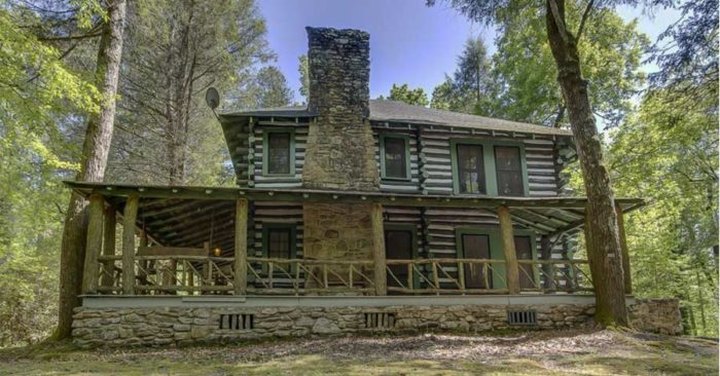 An Overnight At South Carolina's Most Haunted Cabin In The Woods Will Make Your Hair Stand On End
