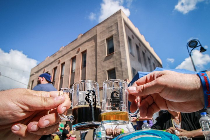 11 Remarkable Beer Festivals In Illinois You Don't Want To Miss