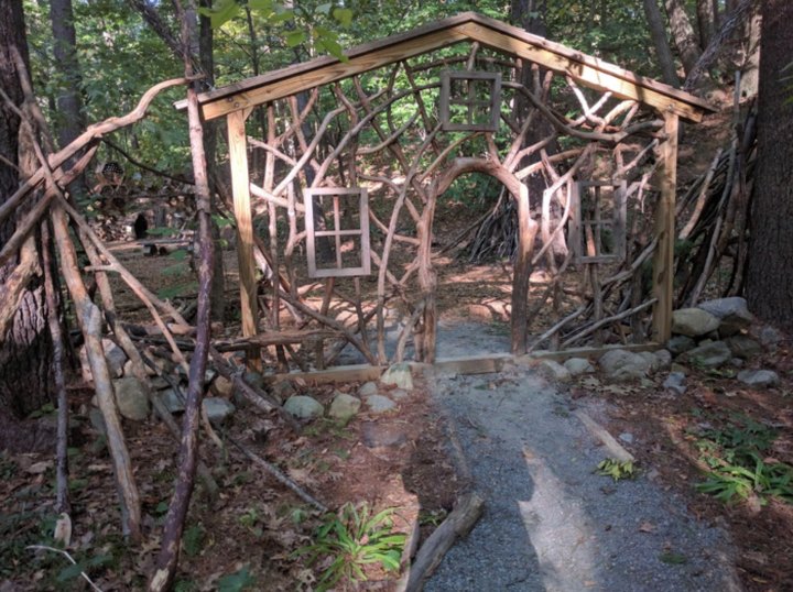 The Secret Garden Hike In Massachusetts Will Make You Feel Like You’re In A Fairytale