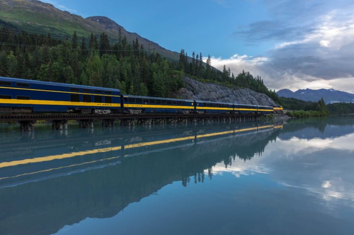 These 5 Train Trips Are The Perfect Way To Explore Alaska