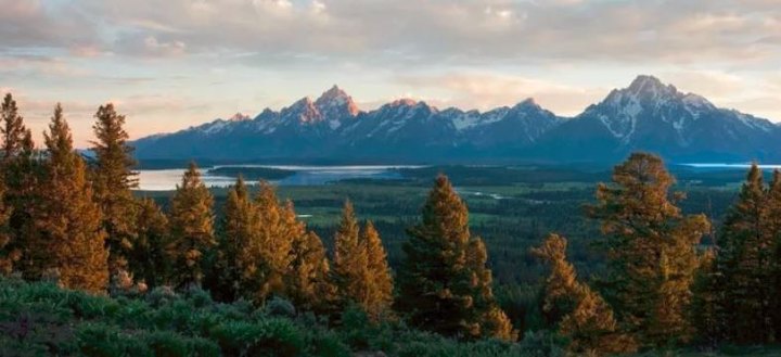 One Of America's Most Beautiful Hotels Is Hiding Inside A National Park