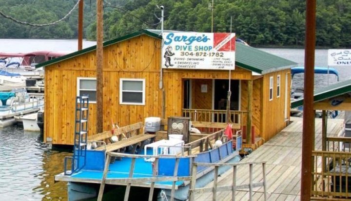 There's A Scuba Park Hiding In West Virginia That's Perfect For Your Next Adventure
