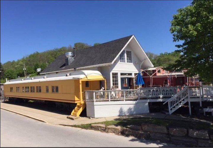 You Can Dine In A Historic Train Car At This Tasty BBQ Restaurant In Missouri