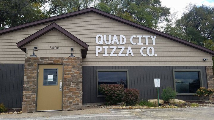 7 Restaurants In Illinois Where You Can Get Quad City-Style Pizza