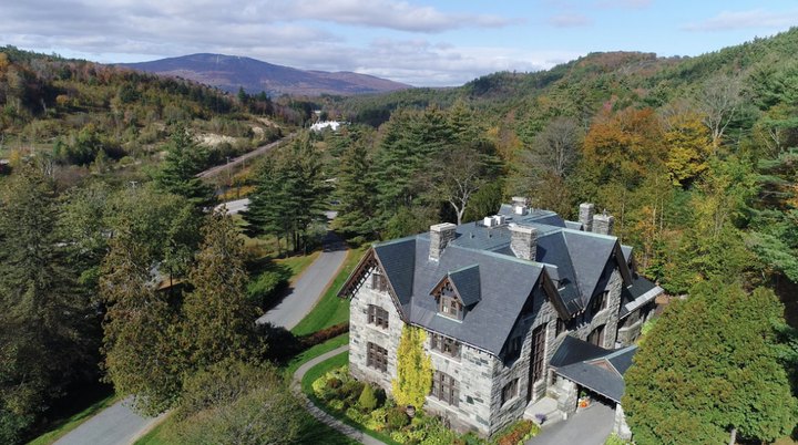 This Castle Restaurant In Vermont Is A Fantasy Come To Life