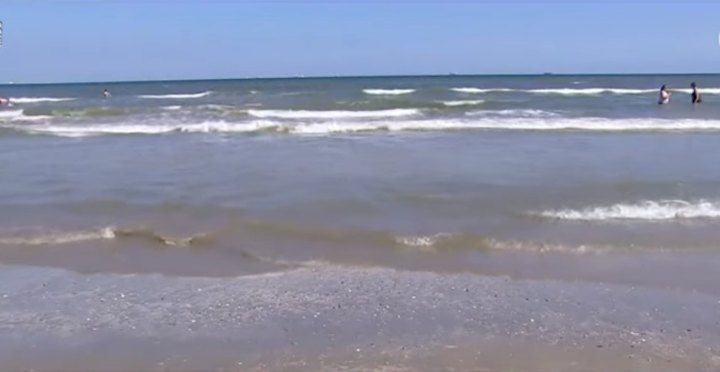 The Water At This Texas Beach Is Crystal-Clear... But Only For A Very Limited Time