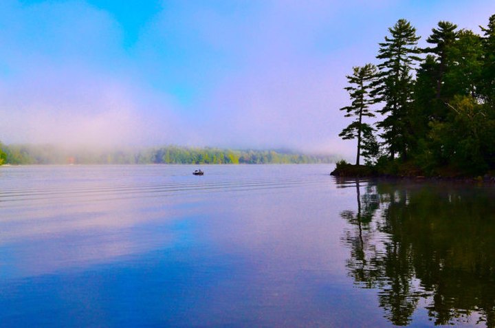 This Hidden Lake In Massachusetts Has Some Of The Bluest Water In The State