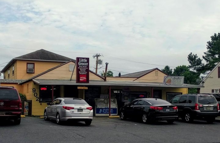 You've Got To Try The Unassuming Deli In Delaware That Serves Award Winning Subs