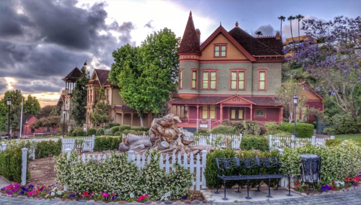 You'll Want To Take A Day Trip To This Charming Victorian Park In Southern California That Is Too Good To Be True