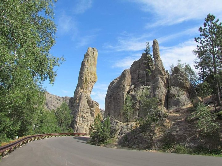 This Scenic Drive In South Dakota Leads To An Incredible Natural Wonder