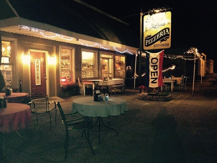 These 7 Old School Pizza Parlors In Tennessee Have Been Around Forever
